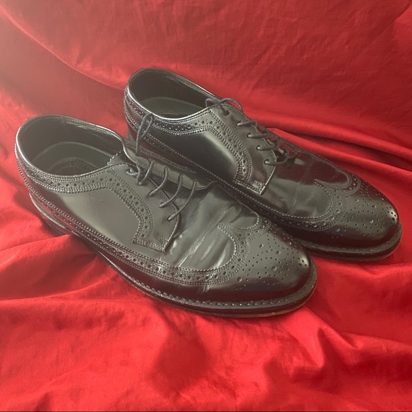 Florsheim Black Wing Tips - Picture 3 of 5